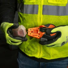 La?nea De Tiza Autorretra?ctil Con Tiza Roja Para Trazado En El Trabajo