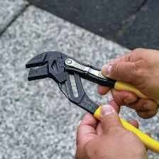 Llave De Pinzas Inglesa Y Perico De 10
